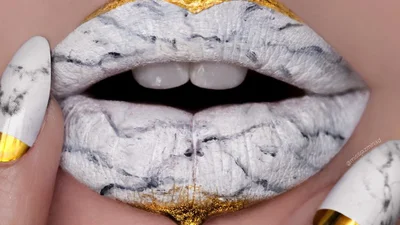 Губи використали як мистецьке полотно