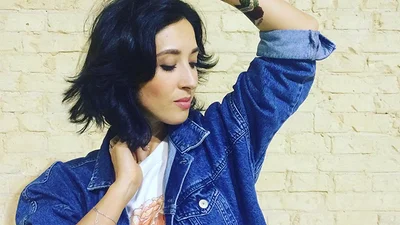 Кохайтеся чорнобриві: Анна Завальська набила патріотичне тату