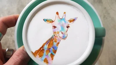 Креативний кореєць створює каву, краса якої зводить з розуму