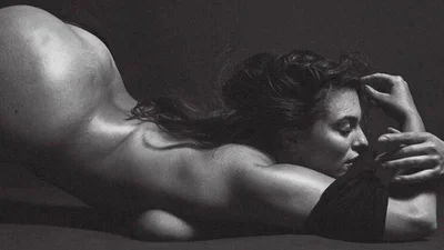 Ешлі Грехем повністю роздягнулась на камеру