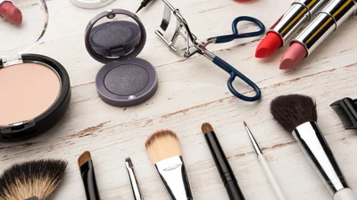 Б'юті хитрощі: як використати непотрібну косметику
