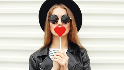 Вчені запевняють, що ідеальний відтінок помади слід підбирати під колір сосків