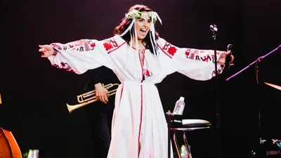 День вишиванки: зірки хизуються красивими нарядами