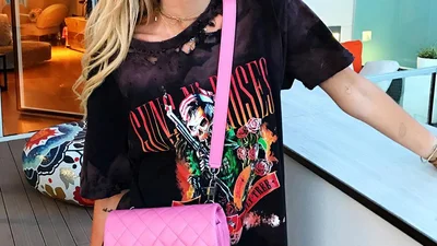 Популярна it-girl показала всі трендові принти літа 2017