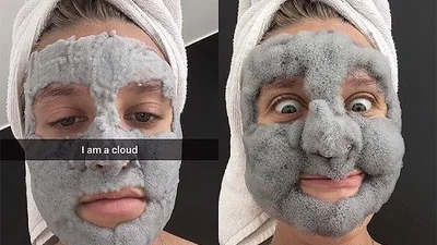 Пінна вечірка: дивні маски з бульбашками стали хітом Інстаграму