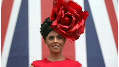 Квітник на голові: британські леді красуються капелюшками на перегонах у Аскоті