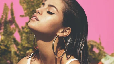 Bad Liar: популярна Селена Гомес стала блондинкою і змінила стать