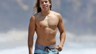 Позашлюбний син Шварценеггера підірвав мережу гарячим тілом