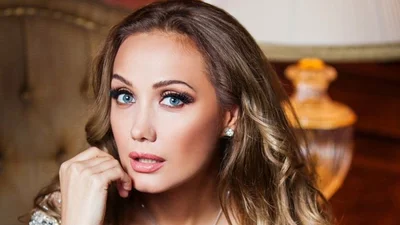 Євгенія Власова похизувалася фігурою у бікіні