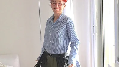 Ця рудоволоса бабуля точно крутіша, ніж ти