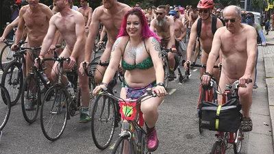 У Лондоні відбувся заїзд голих велосипедистів