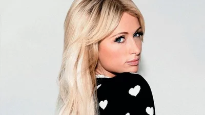 Не впізнати: Періс Хілтон тепер брюнетка