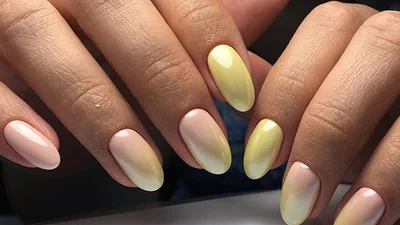 Ви закохаєтесь у ці солодкі ідеї для літнього манікюру