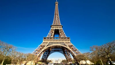 На Ейфелевій вежі з'явився екстремальний атракціон