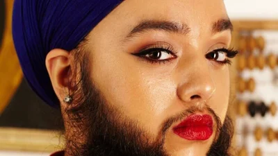 Шокирующее: девушка с 15-сантиметровой бородой стала моделью