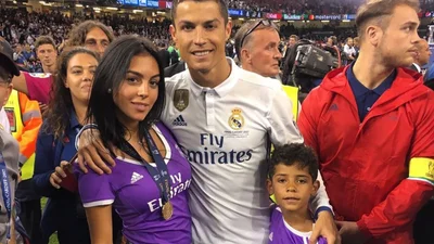 Фото беременной девушки Криштиану Роналду подорвало сеть