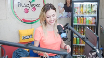 Крутая MamaRika спела "Ой на горі два дубки" под мелодию We Are The Champions