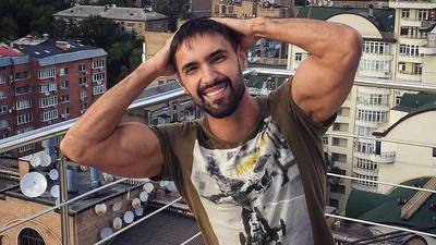 Опять за свое: Виталий Козловский похвастался обольстительным торсом