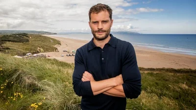 Вузькі штани Джеймі Дорнана довели, що він ідеальний коханець