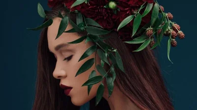 Известные украинки одели традиционные венки и ошеломили сеть своей красотой