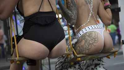 Закройте глаза: крупнейший в мире фестиваль свингеров поразил развратом
