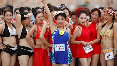 В Китае устроили конкурс бикини для женщин, которым за 55, и это безумно круто