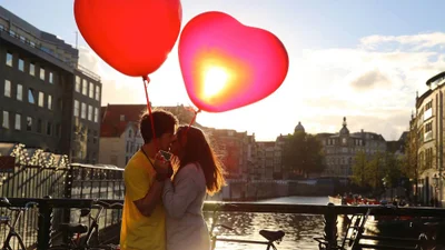 12 несподіваних фактів про поцілунки, які цікаво знати