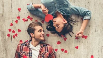 Вчені розповіли, скільки насправді триває кохання