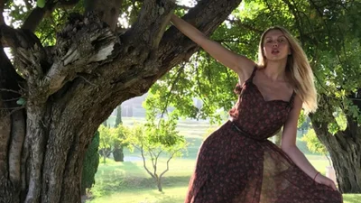 Оля Полякова показала новые фото дочерей с отдыха