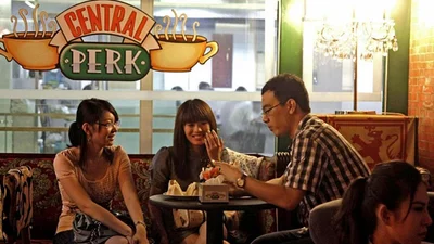 "Друзья", "Симпсоны" и другие: как выглядят любимые сериалы в разных странах