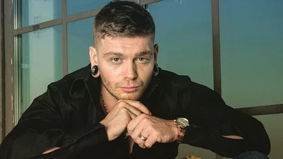 Певец Александр Кривошапко признался, что впервые станет папой