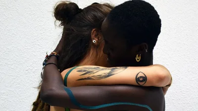 Испанская художница заставит тебя полюбить свое тело