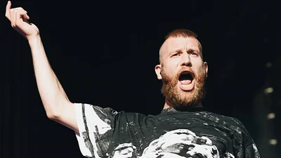 Скандальный Иван Дорн покрасился зеленкой (фото)