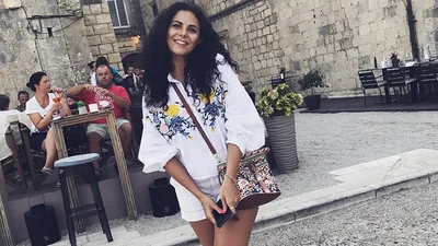 Настя Каменских показала, как самостоятельно сделать крутой макияж