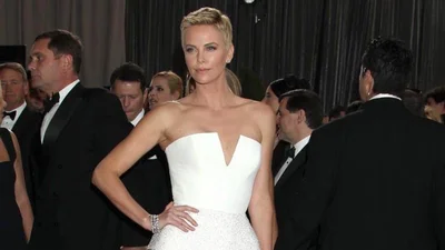 10 найдорожчих суконь за всю історію червоних доріжок