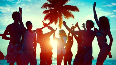 5 летних клипов, которые зададут настроения на все выходные