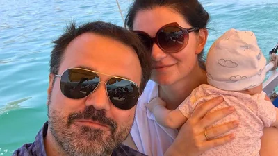 Зірка "Comedy Club" Антон Лірник вперше показав обличчя новонародженої доньки