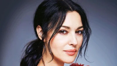 52-річна Моніка Беллуччі показала спокусливе тіло в білизні