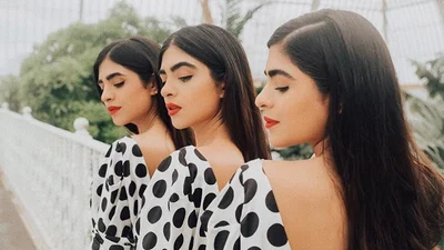Стильные сестры-тройняшки с экзотической внешностью покорили Instagram