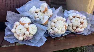 Пончики замість квітів: наречена зробила найкращий весільний букет в світі