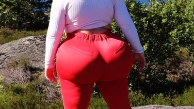 Это вас шокирует: девушка увеличила ягодицы до нереальных размеров