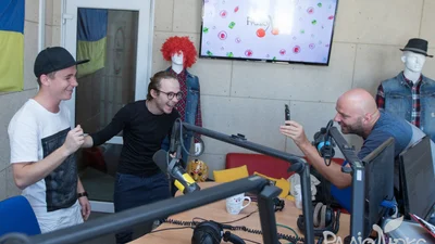 Братья Борисенко устроили в студии Люкс ФМ настоящее шоу