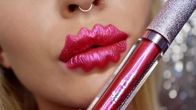 Світ збожеволів: хвилясті губи підірвали мережу