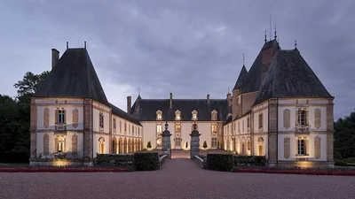 Роскошный замок во Франции продают за 1 евро и в это трудно поверить