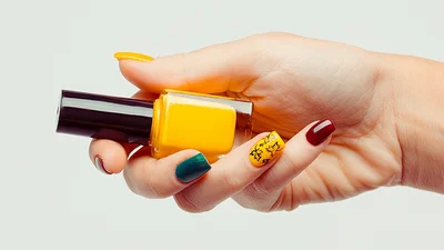 Осенние тренды 2017: маникюр с листочками, который захочет каждая девушка