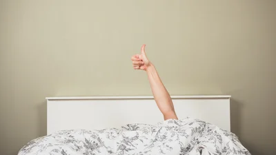 15 вещей кроме секса, которыми можно заняться в постели