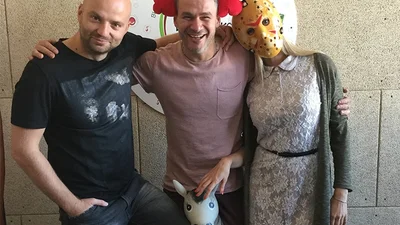 Настоящий рок: Арсен Мирзоян спел песню Оли Поляковой "Шлепки"