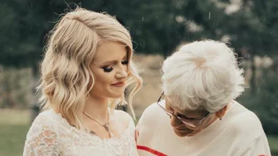 Невеста надела на свадьбу платье своей бабушки и это самое трогательное, что вы видели