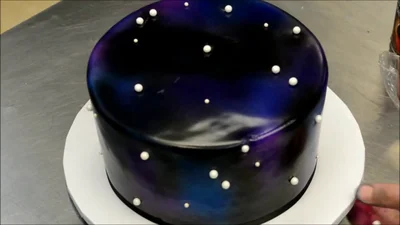 Галактичний торт: магічне відео від канадського пекаря