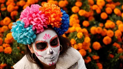 В Мексике состоялся яркий фестиваль скелетов в честь Хэллоуина